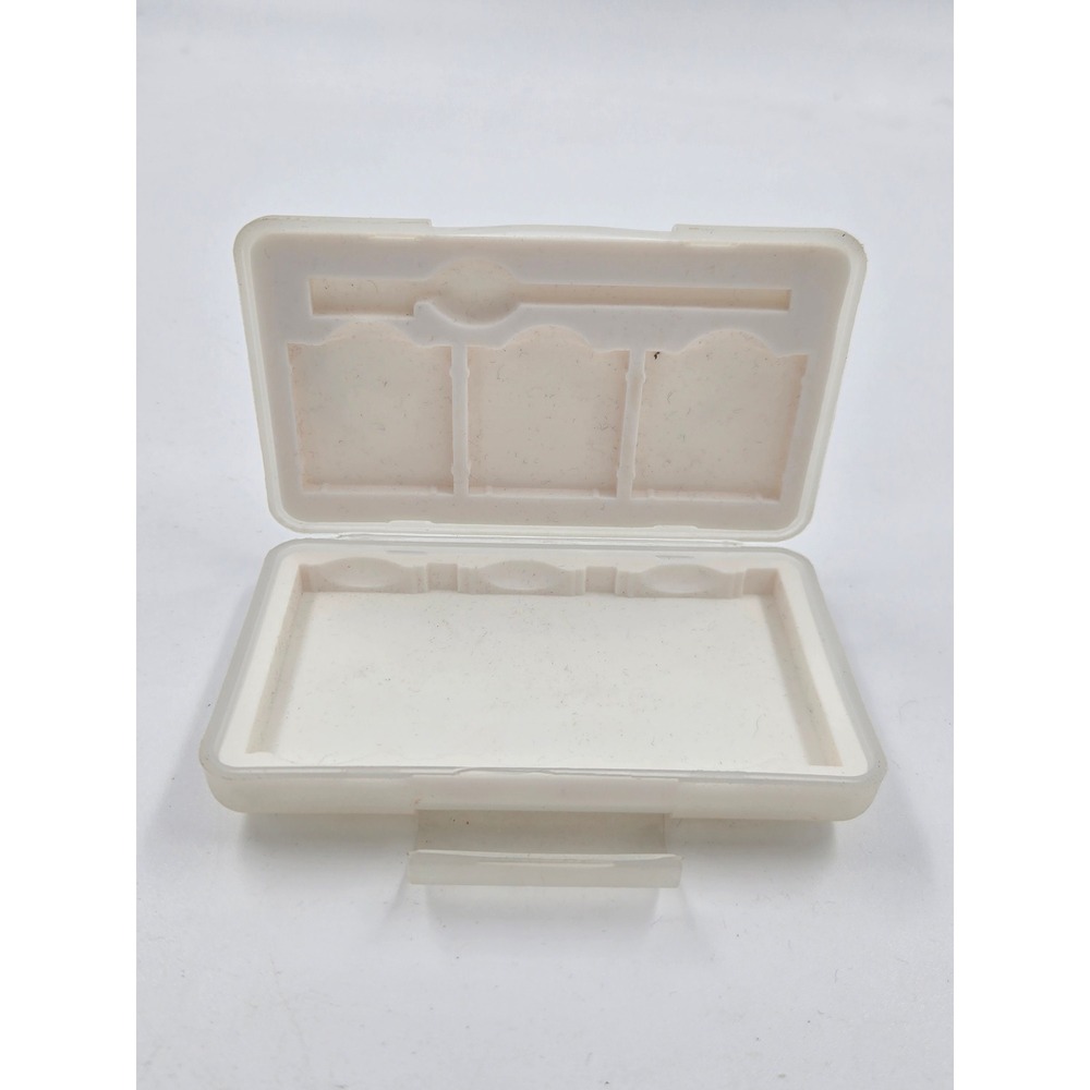 GameStop Nintendo DS 3DS Game Cartridge Storage Case Frosted Plastic